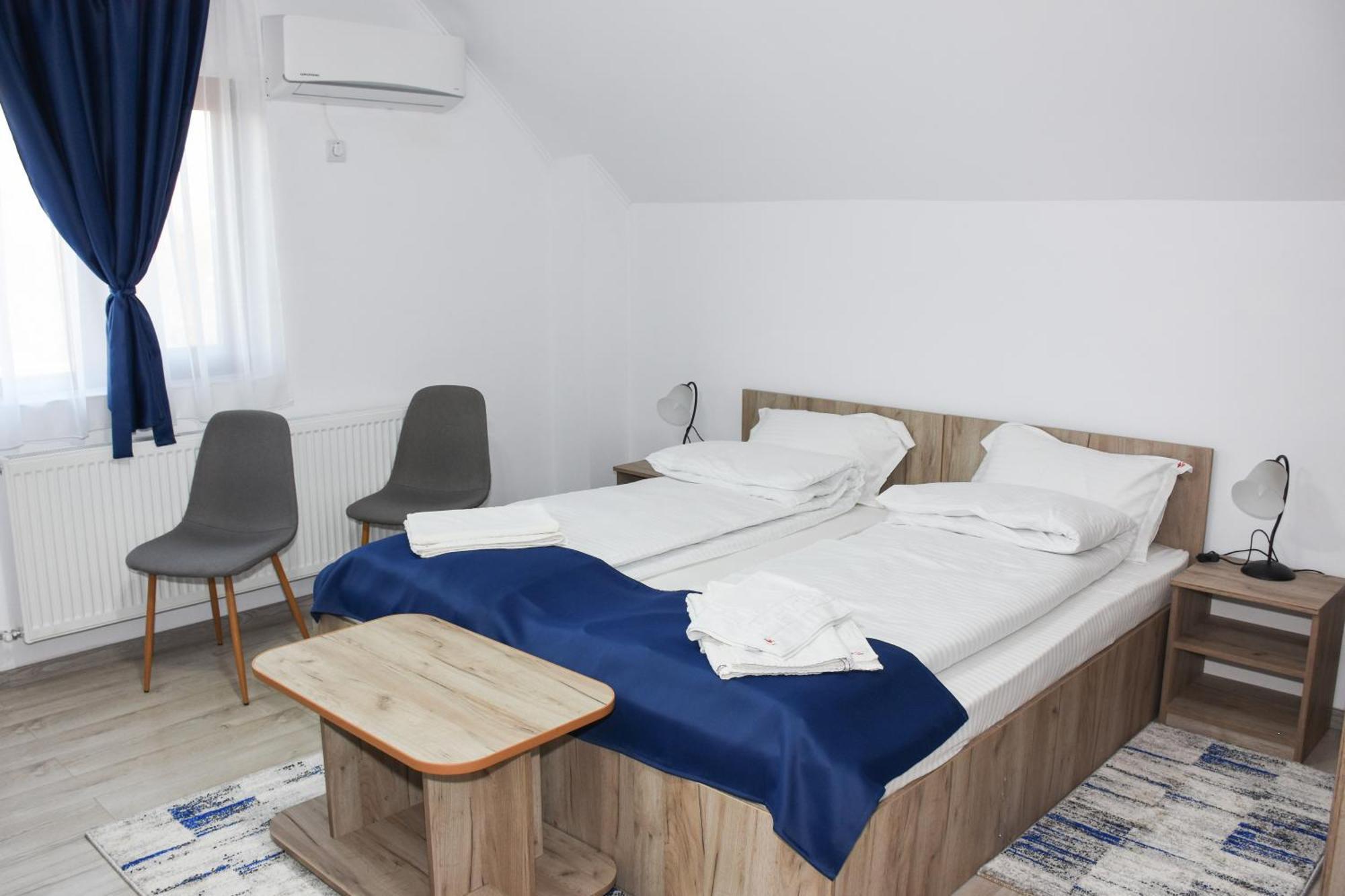 Отель Tomis House Куртя-де-Арджеш Экстерьер фото
